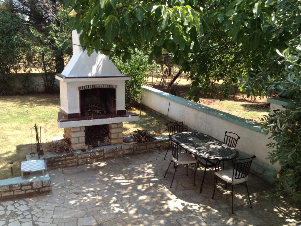 Villa Rosa With Yard And Children'S Playground Tar-Vabriga Rum bild