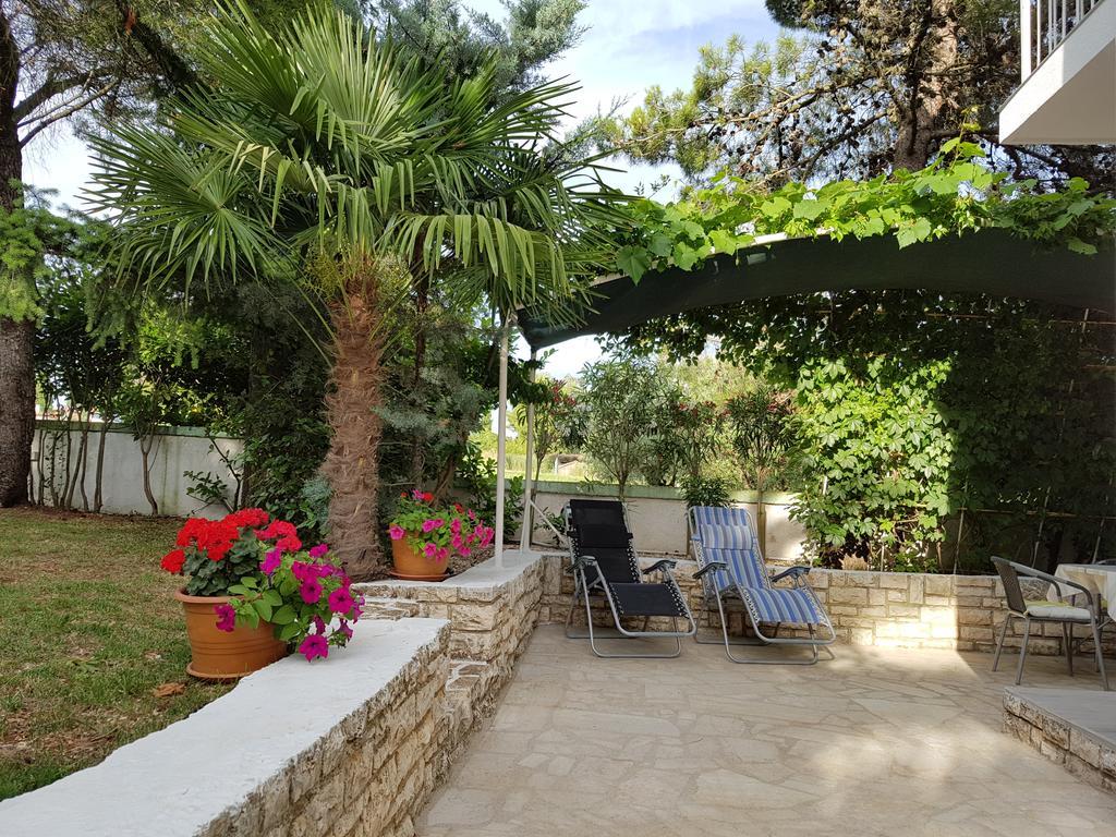Villa Rosa With Yard And Children'S Playground Tar-Vabriga Exteriör bild